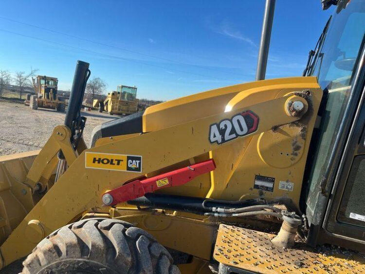 2021 Caterpillar 420ST HRC backhoe - Image 11