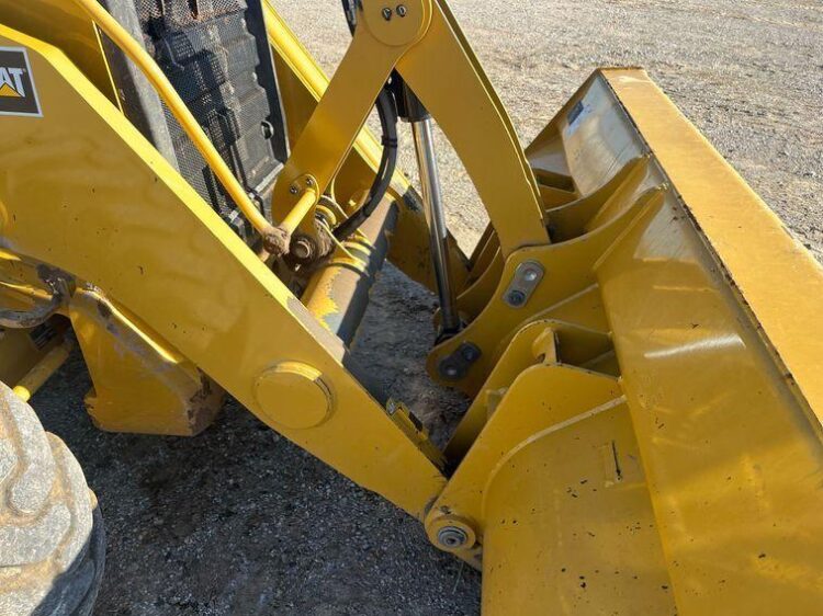 2021 Caterpillar 420ST HRC backhoe - Image 14
