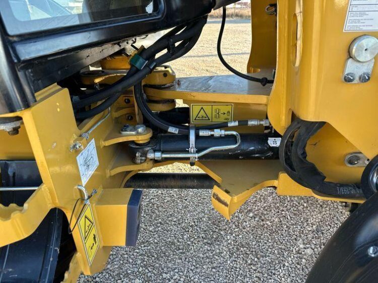 2023 Caterpillar 908 wheel loader - Image 18
