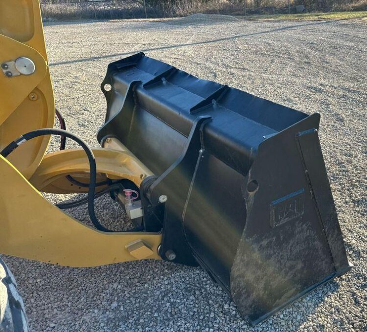 2023 Caterpillar 908 wheel loader - Image 19