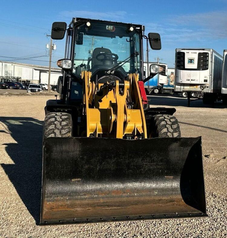 2023 Caterpillar 908 wheel loader - Image 3
