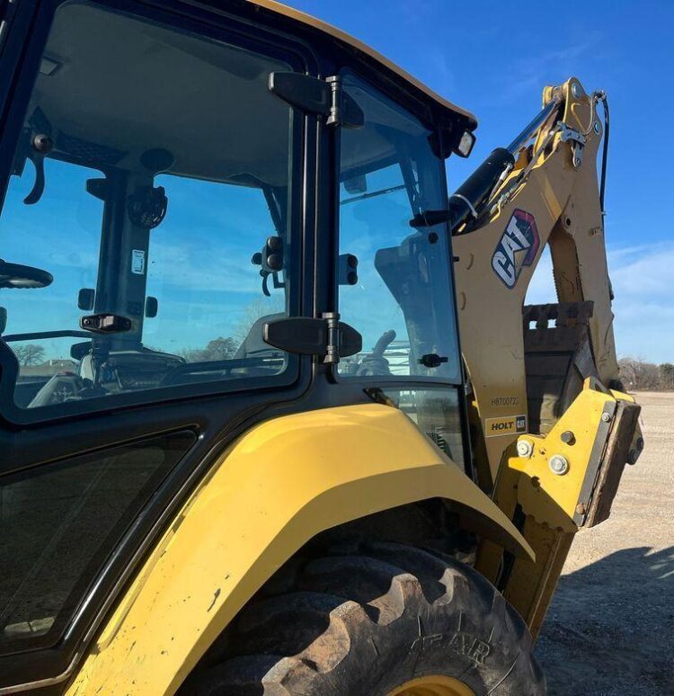 2021 Caterpillar 420ST HRC backhoe - Image 5