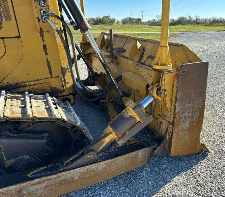 2011 Caterpillar D6T XL dozer - Image 7